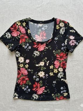 Avec Les Filles Floral Scoop Neck Top XS | Black Pink White Stretch